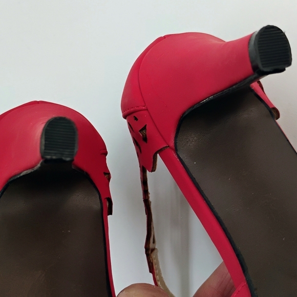Beacon Crimson Pointed-Toe Cutout Ankle-Strap Heels - Picture 12 of 14